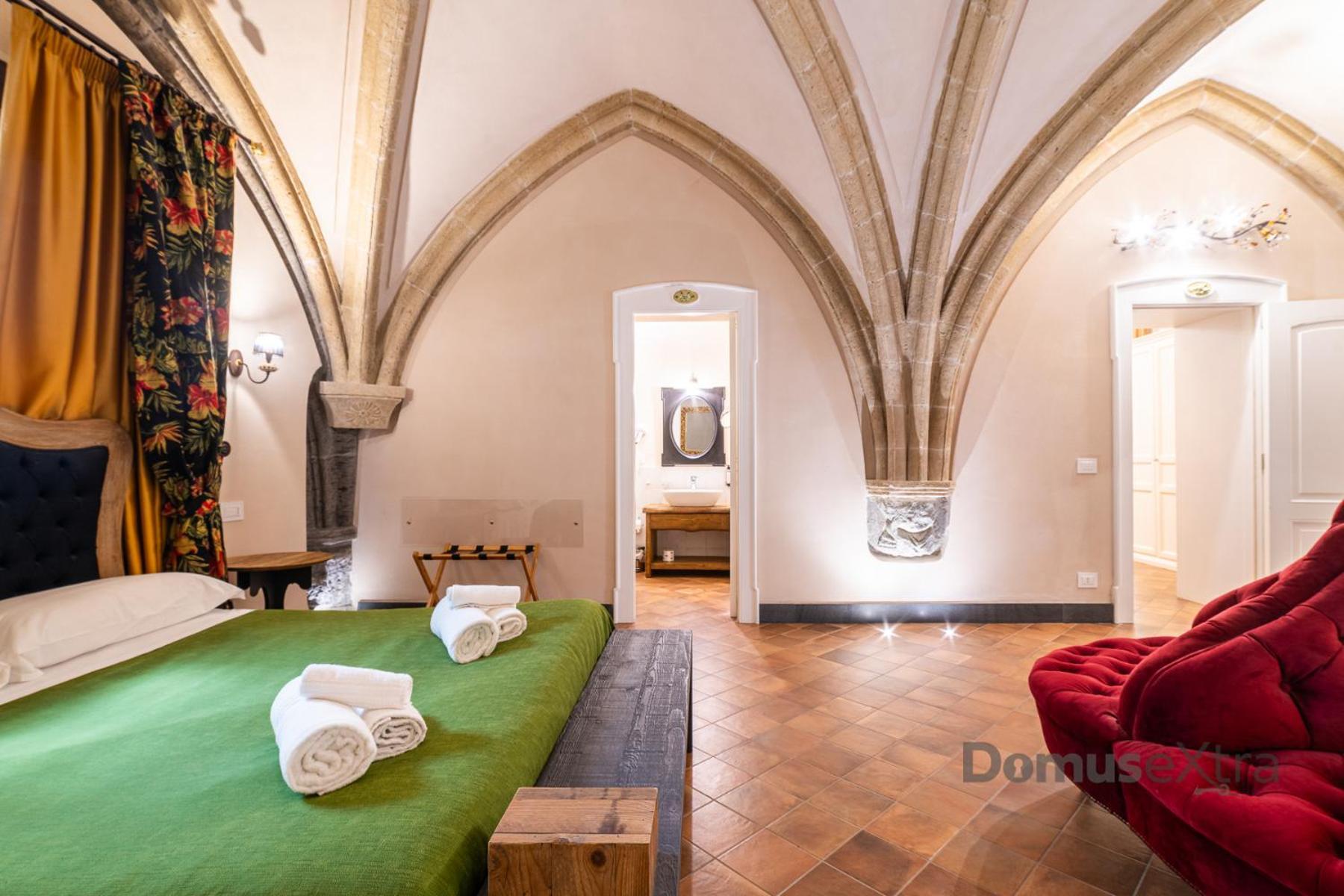 Piazza San Domenico Suite By Domusextra Naples Extérieur photo